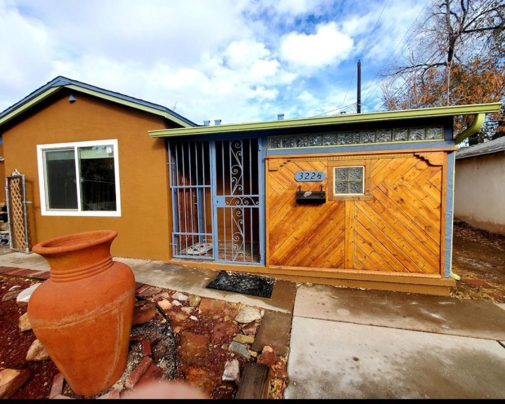Villa Pet Friendly Modern Casita In Heart Of Nob Hill Albuquerque Exterior foto